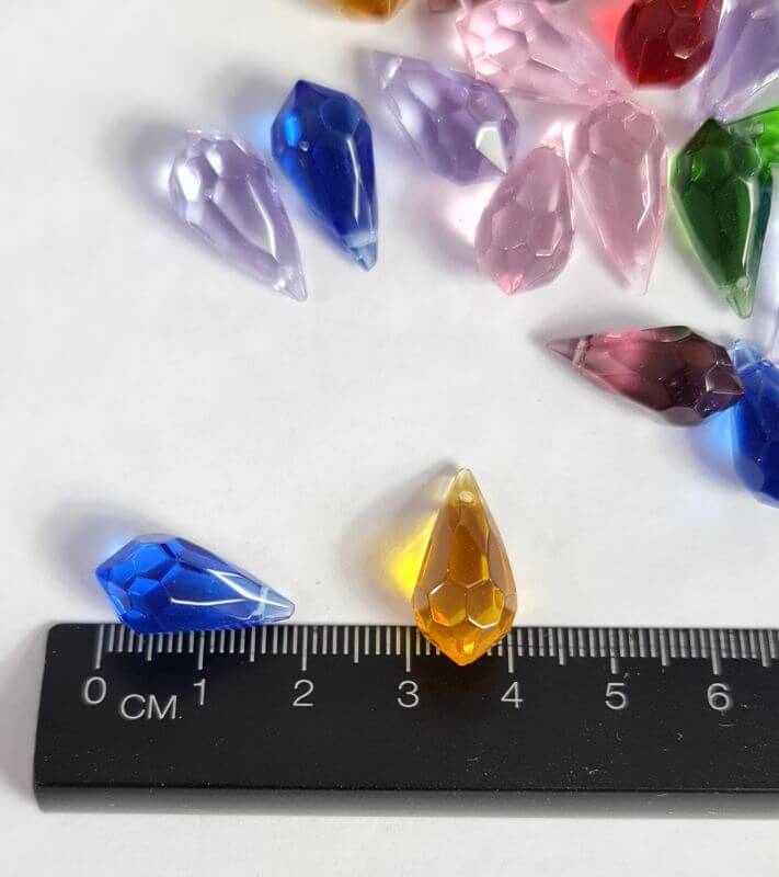 20mm teardrop crystals size